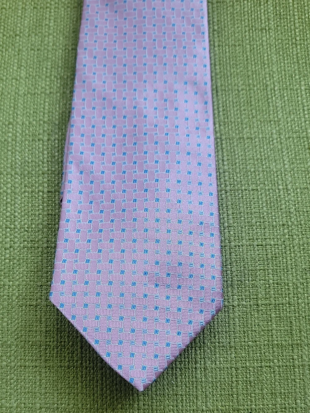 Brooks Brothers Men's Pink Patterned Silk Tie - Unbranded
